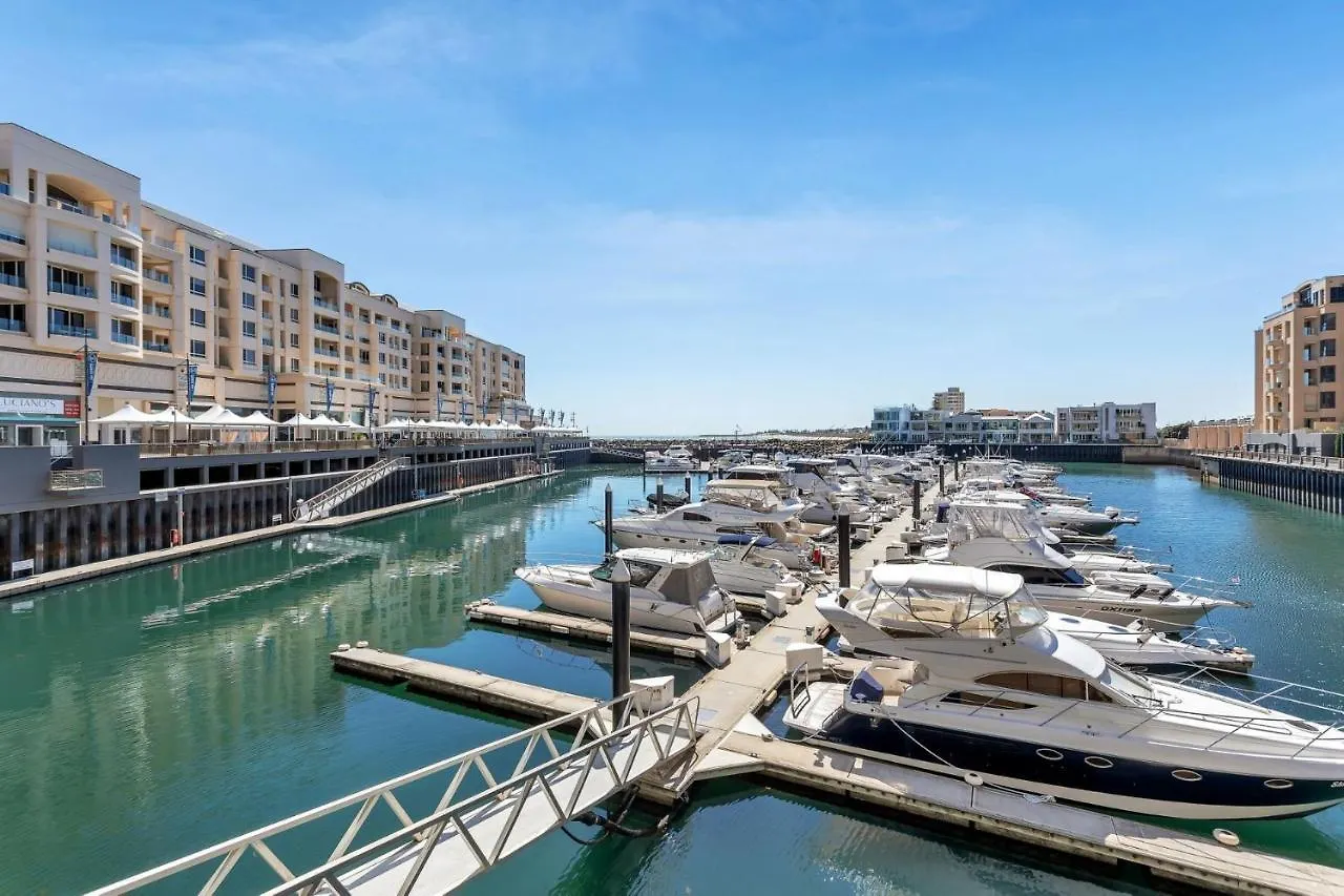 Belle Escapes - Lazy Days On Colley Terrace Apartment Glenelg 0*,  Australia